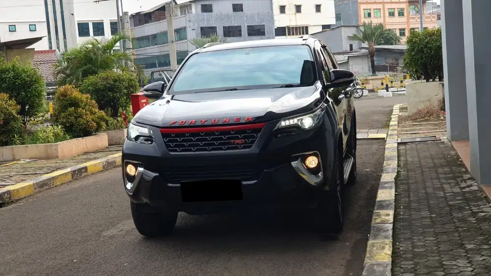 Km 60rb toyota fortuner vrz diesel 2016 hitam