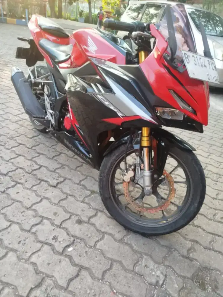 DIJUAL HONDA CBR 150 SURAT LENGKAP