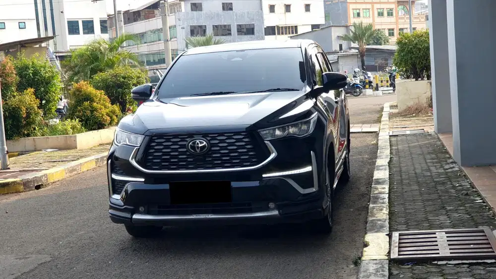Km 31rb toyota kijang innova zenix q hybrid modelista tss 2024 hitam