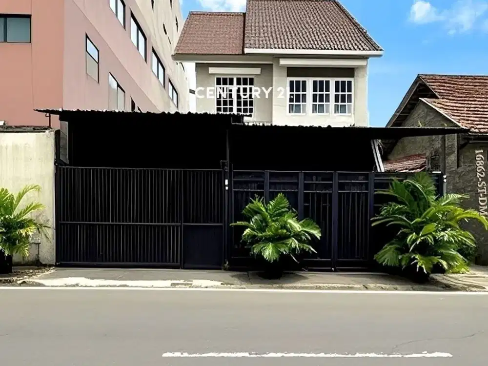 Dijual Rumah Lokasi Strategis Pinggir Jalan Raya Area Kebon Jeruk