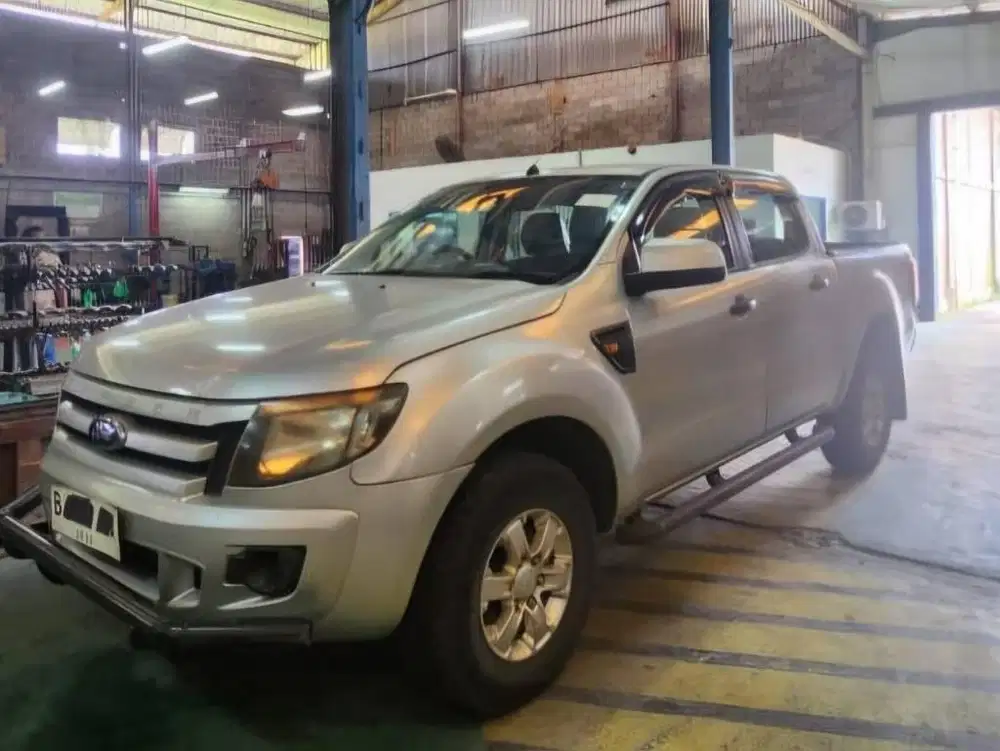 Ford Ranger M/T Double Cabin 2014/13 Silver (Cash)