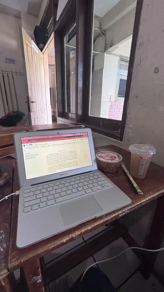MacBook Air 11 Inch (Mid 2011)