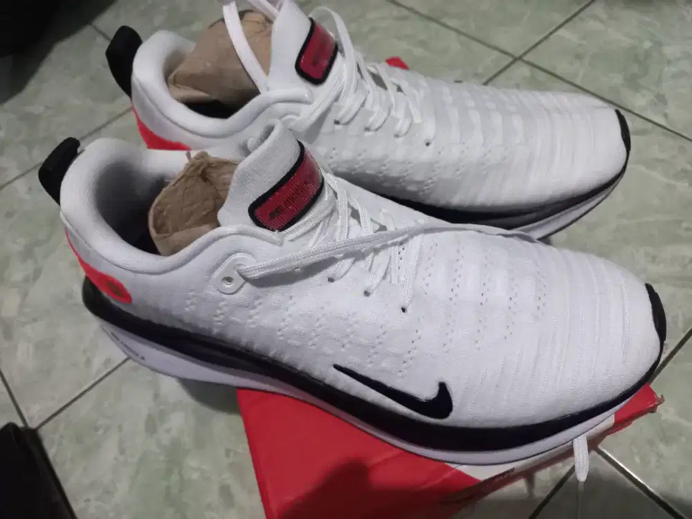 NIKE REACT INFINITY RUNN WHITE REED ( Size 42 ) Mens