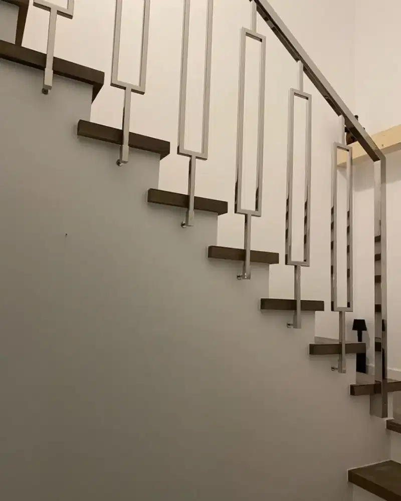 Railing Tangga Cantik