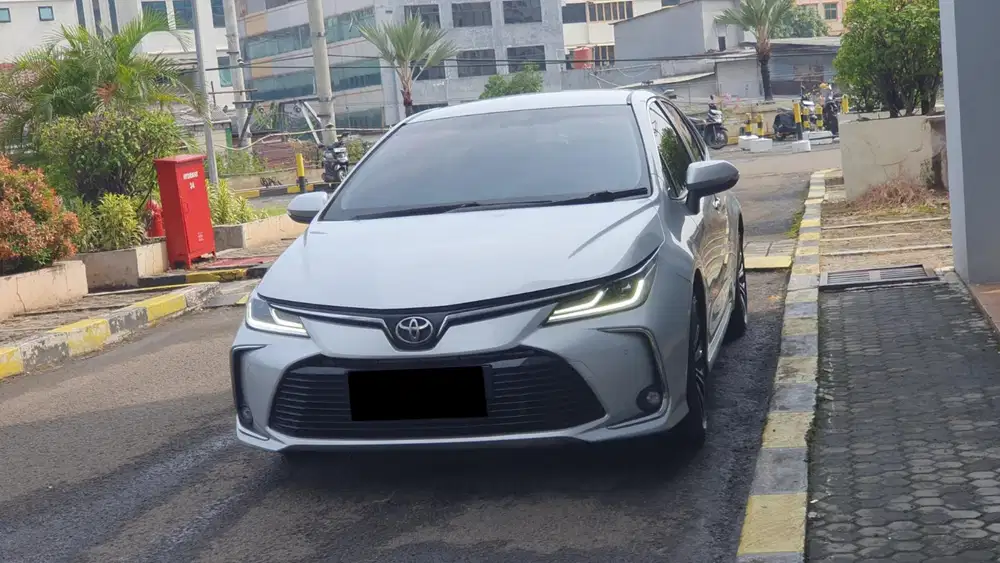 Km46rb toyota corolla altis v matic 2021 silver pajak panjang