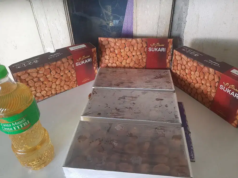 Kurma sukari beli box gratis 1 botol minyak goreng