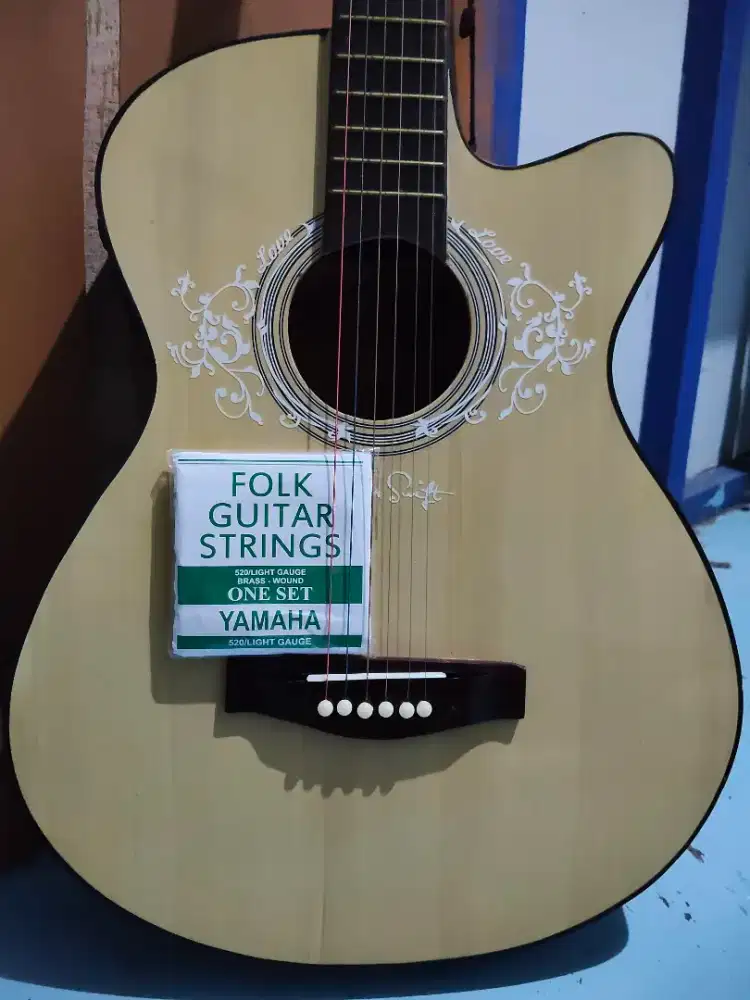 GITAR TAYLOR AKUSTIK ELEKTRIK