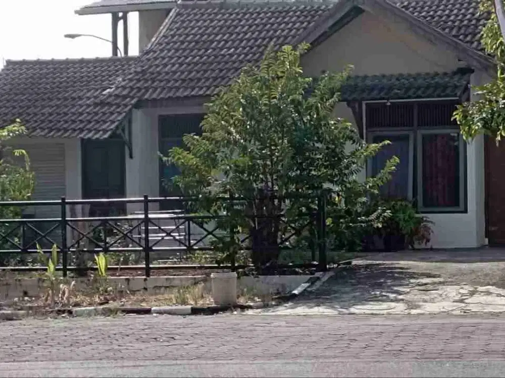 Rumah Hook 2 Lt di Perum Beringin Indah, Beringin Ngaliyan
