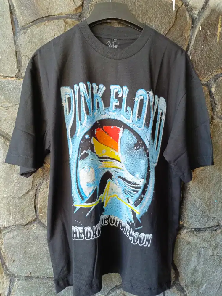 Kaos/tshirt musik Pink Floyd pull n bear