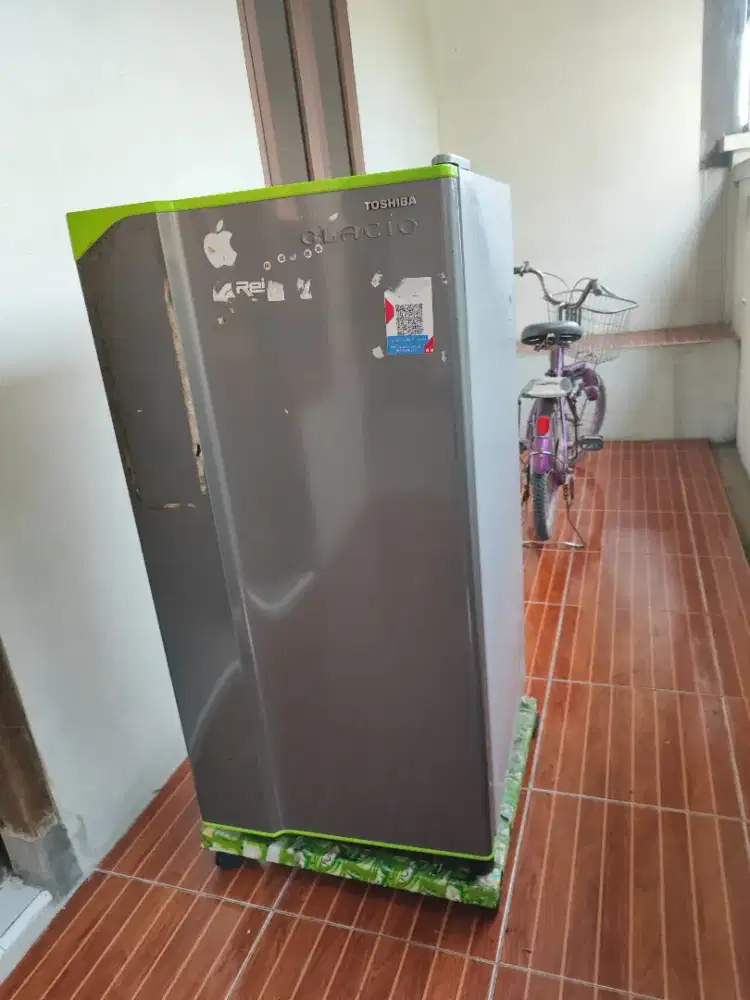 Kulkas glacio toshiba