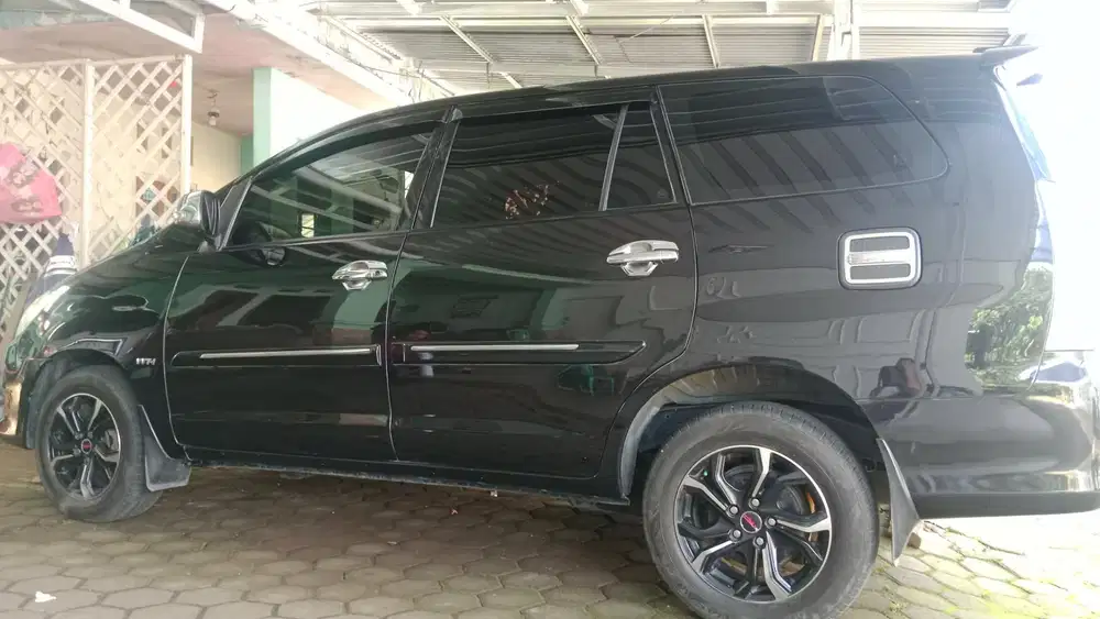 Toyota Kijang Innova 2009 Bensin