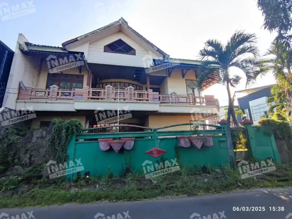 Rumah Langka Luas Selangkah ke Merr, Dekat Area Kampus Nol Jalan Raya