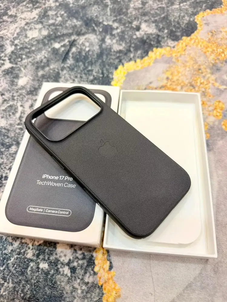 TechWoven Case BLACK iphone 17 PRO Magsafe Original Apple