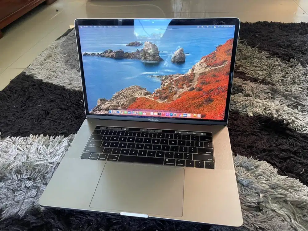 Macbook Pro 15 inch 2016 i7/16/256
