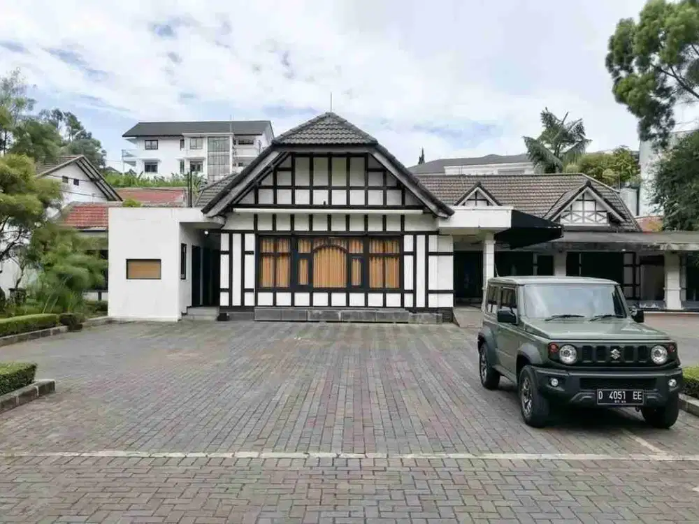 Rumah Strategis Kawasan Komersial DAGO Dkt hotel Sheraton & Jayakarta Bandung