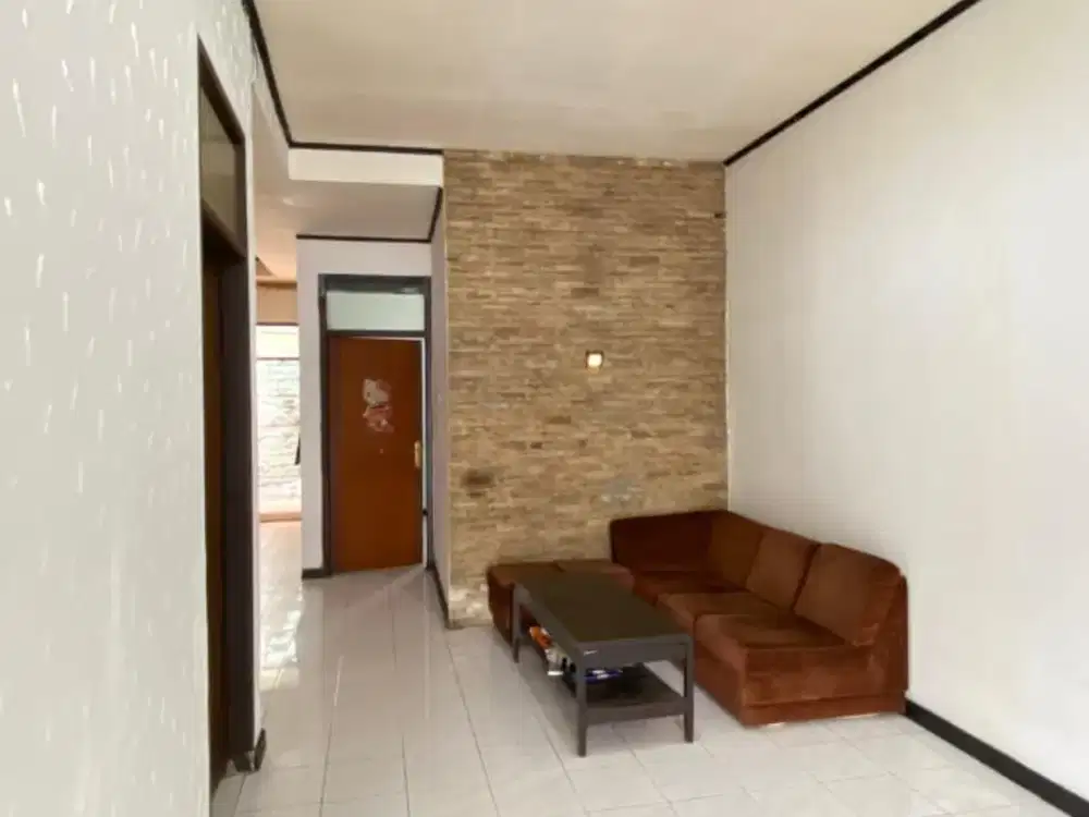 Dijual Rumah Semi Furnished Nyaman Siap Huni Lokasi di Kawaluyaan Buah Batu Bandung