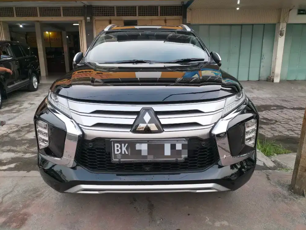 Mitsubishi Pajero Sport Dakar 4x4 Hitam 2022 Ultimate