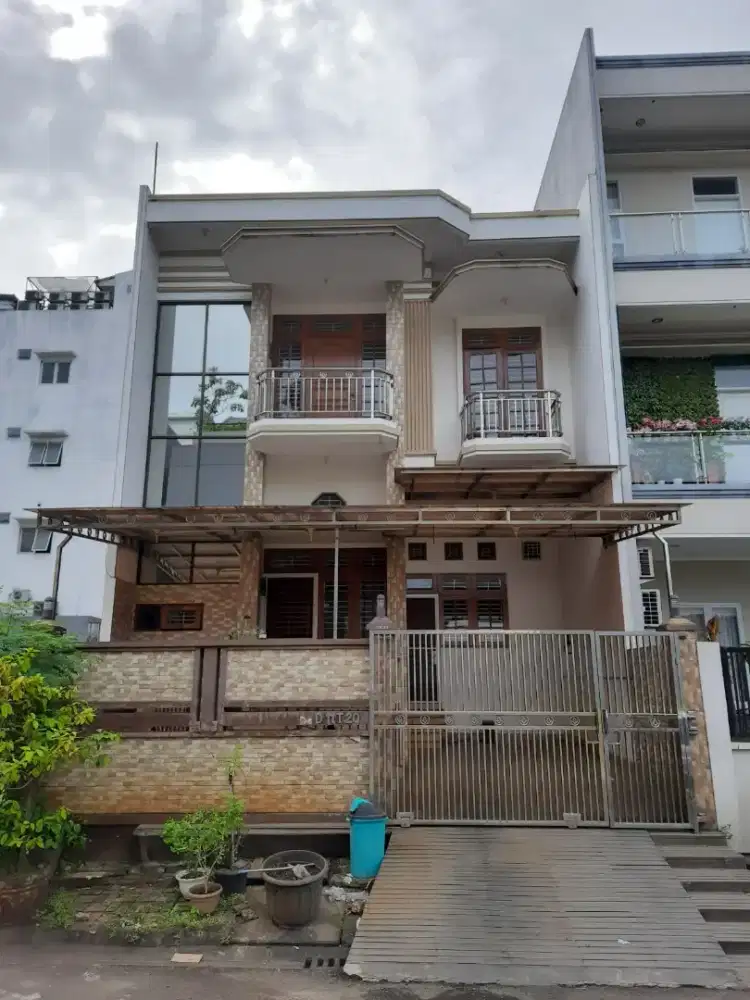 Dijual Rumah Komplek Kelapa Gading Residence Cluster Pelangi Merah