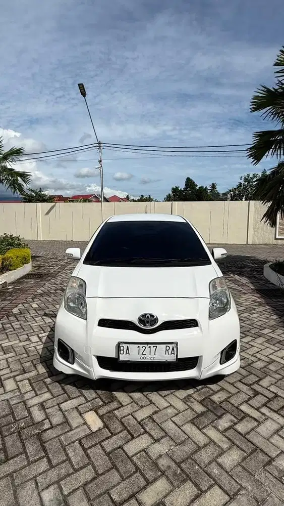 Yaris E Manual 2012