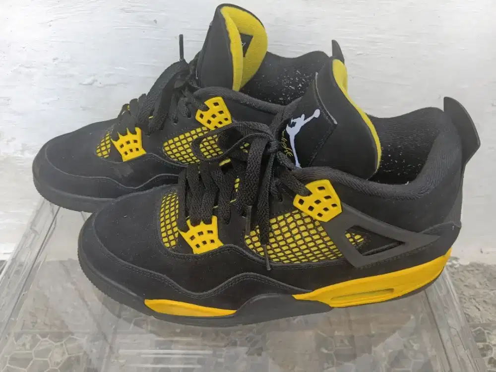 Nike Air Jordan Black Yellow