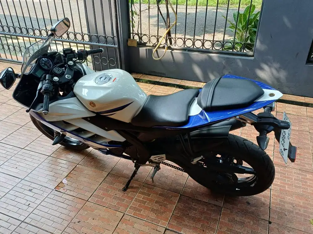 Yamaha R15 2014 like new low KM