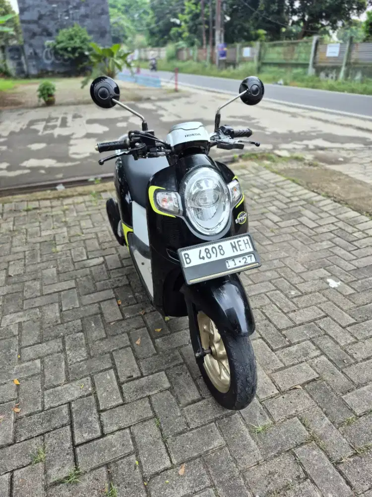 Dijual Honda Scoopy donat tahun 2017 pajak hidup