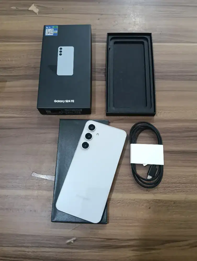 Samsung Galaxy S24 FE ram 8/256 second