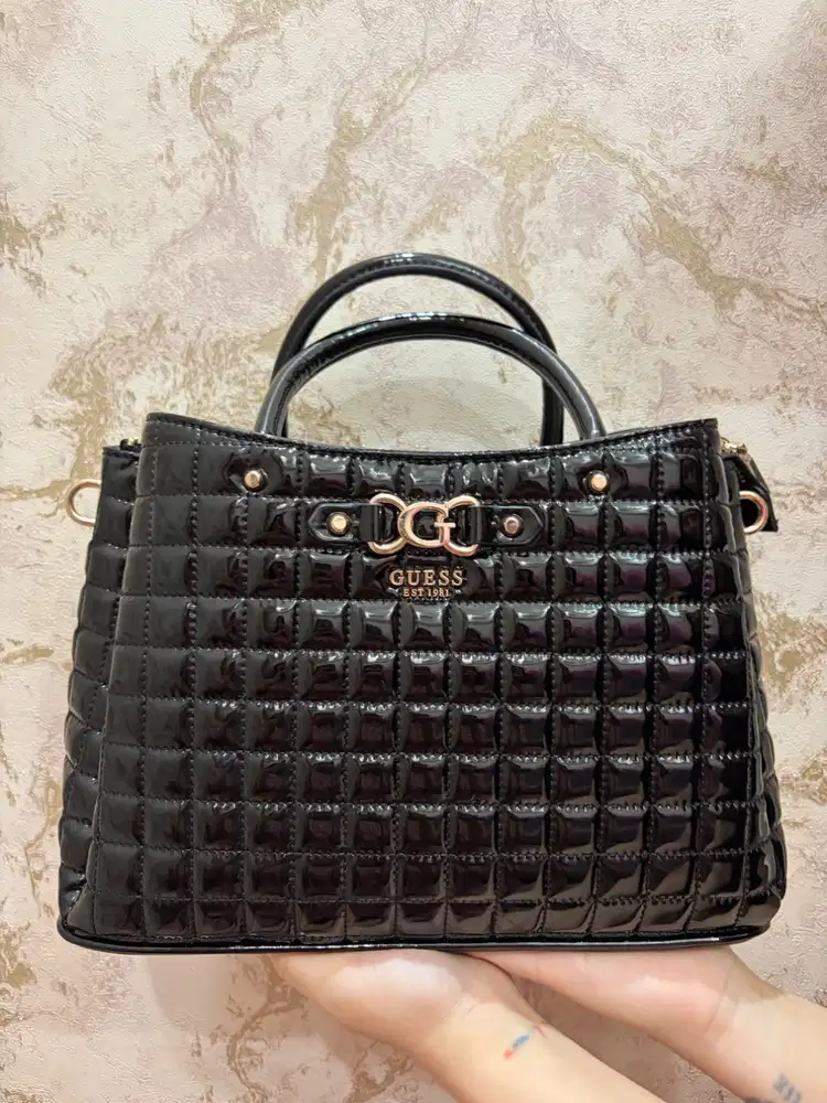 Tas Guess Hitam
