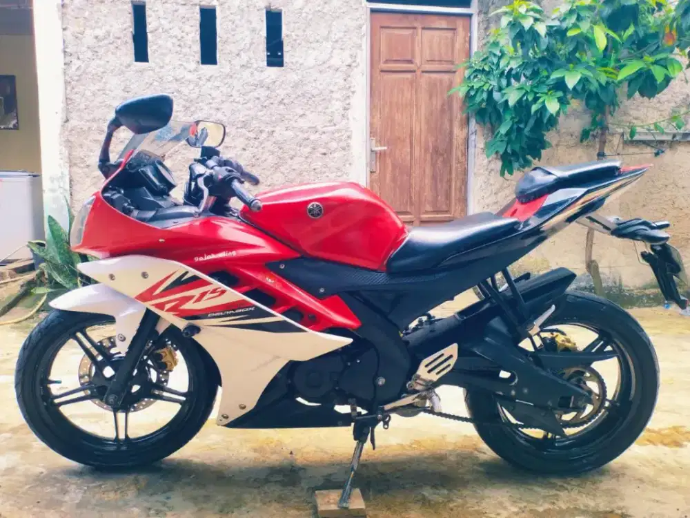 Yamaha R15 v2 th 2014 siap pakai