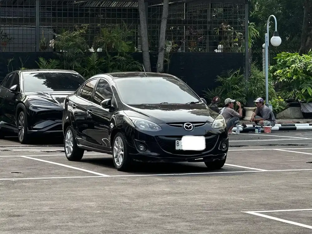 MAZDA 2 A/T 2011 SEDAN