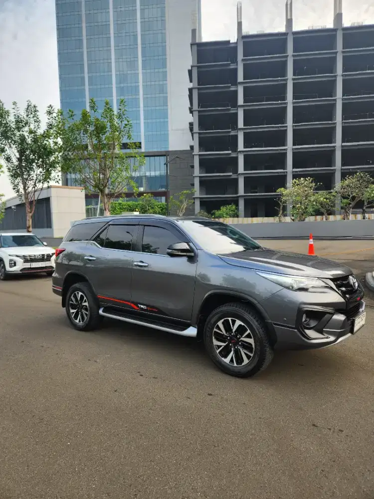 TOYOTA. FORTUNER. VRZ. TRD.   19