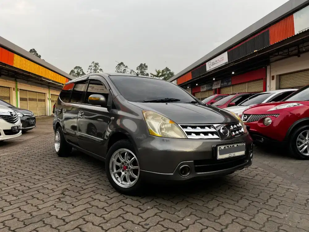 NISSAN GRAND LIVINA XV 2011 AT