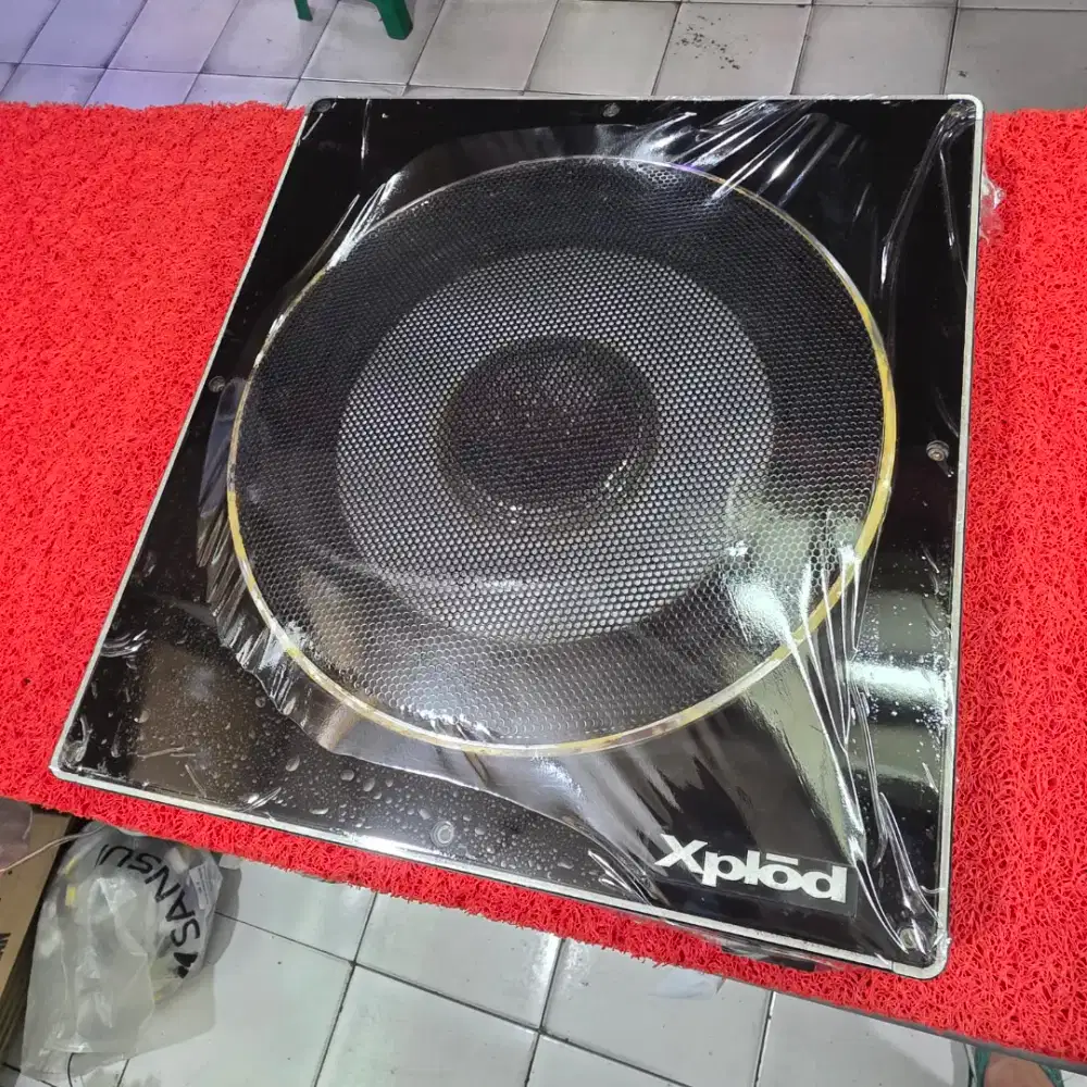 Subwoofer Kolong Aktif Xplod XS-10SA Subwoofer Xplod 10 in