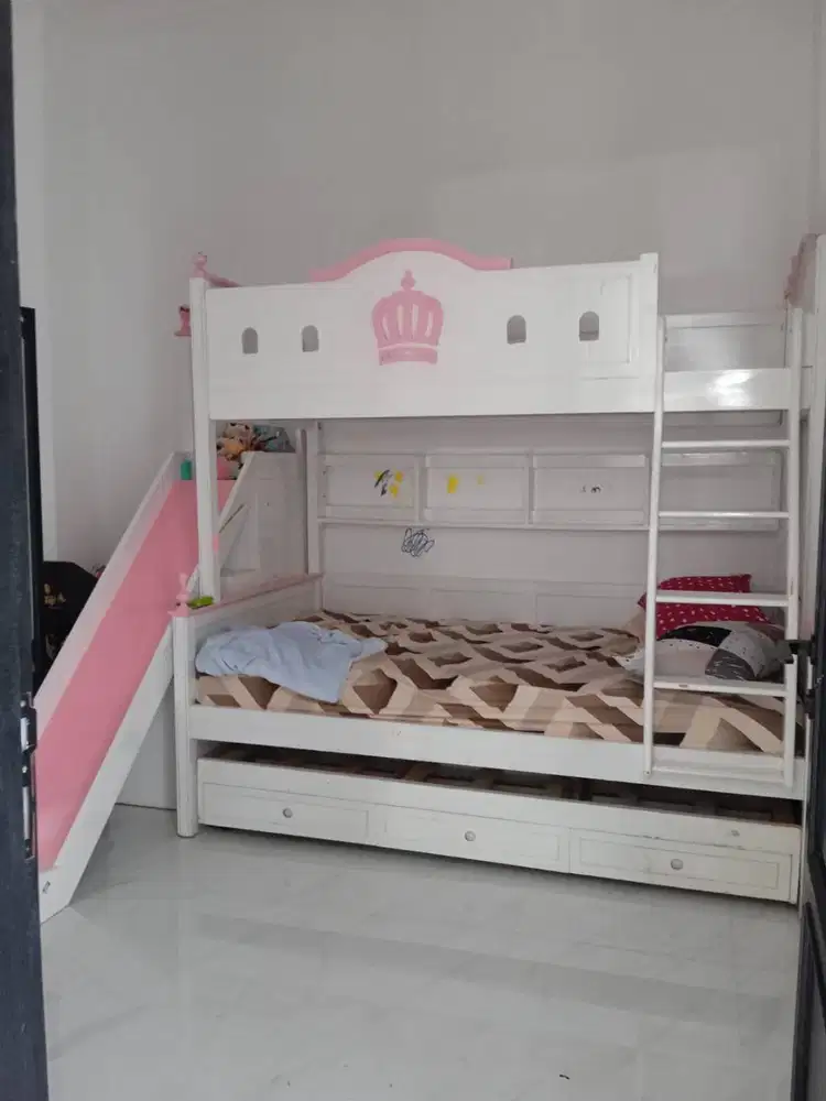 Ranjang Tingkat Anak