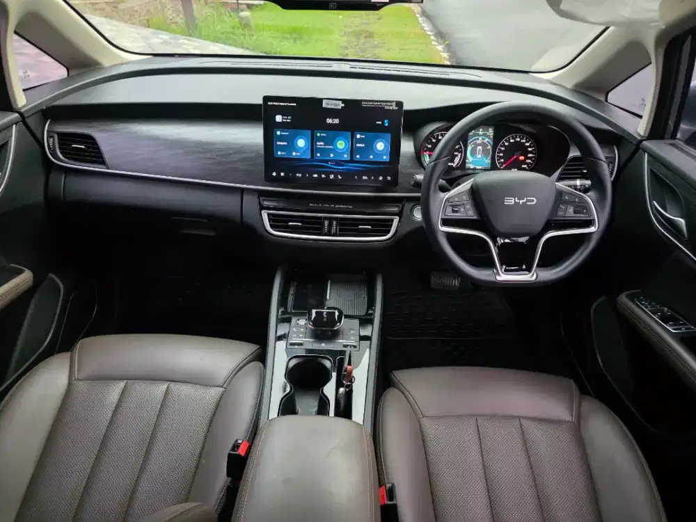 BYD M6 2024 Listrik