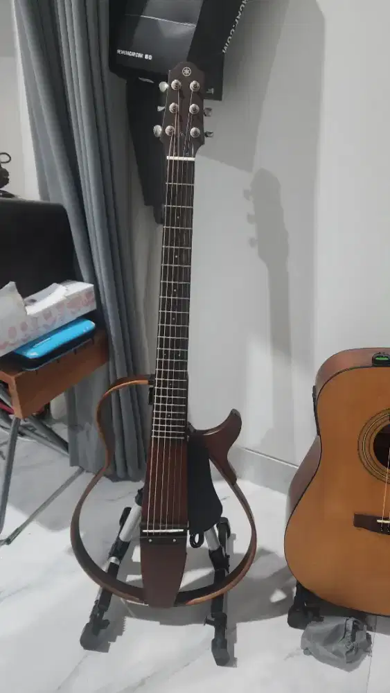Yamaha Silent Guitar Slg100s