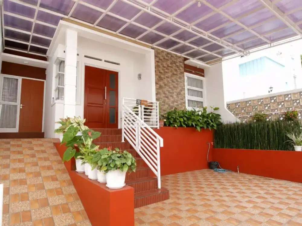 Rumah 2 Lantai Full Furnished di Lembang, 3 KT, Siap Huni, Harga Rp1,8 M