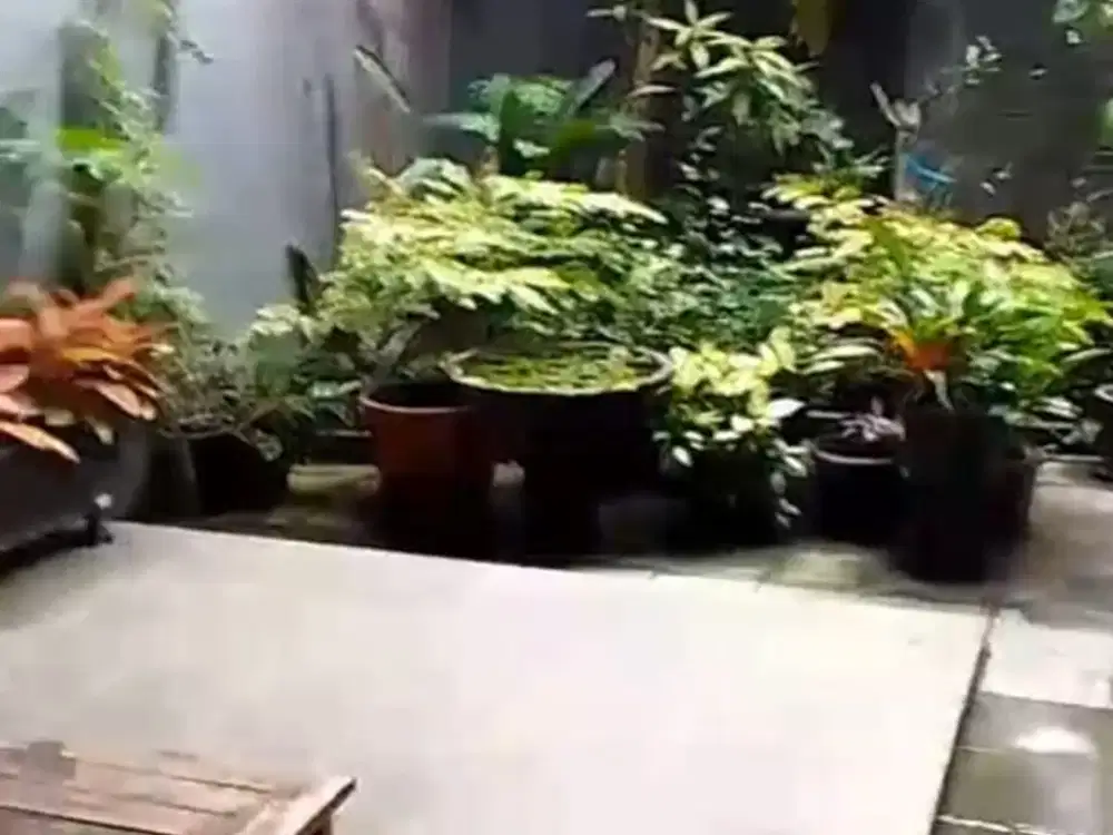 DIJUAL RUMAH 2 LANTAI KOMPLEK SETRADUTA CIPAGANTI BANDUNG