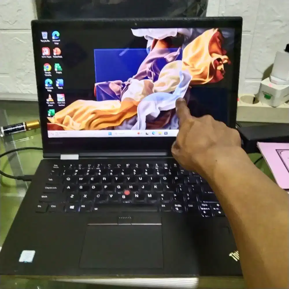 Lenovo thinkpad X1 yoga core i5 ram 8gb ssd M2 256gb touchscreen