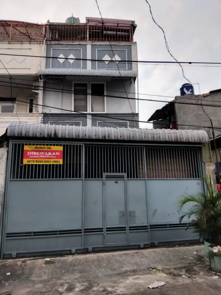 Ruko disewakan dwiwarna