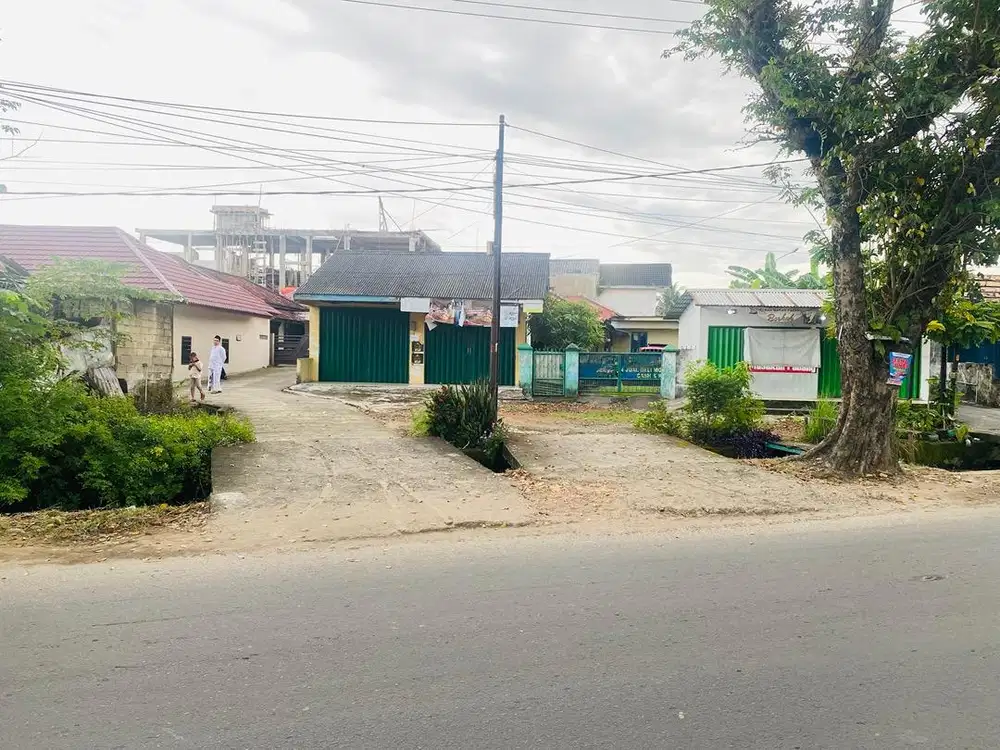 Dijual Cepat Rumah + 4 Kios Toko