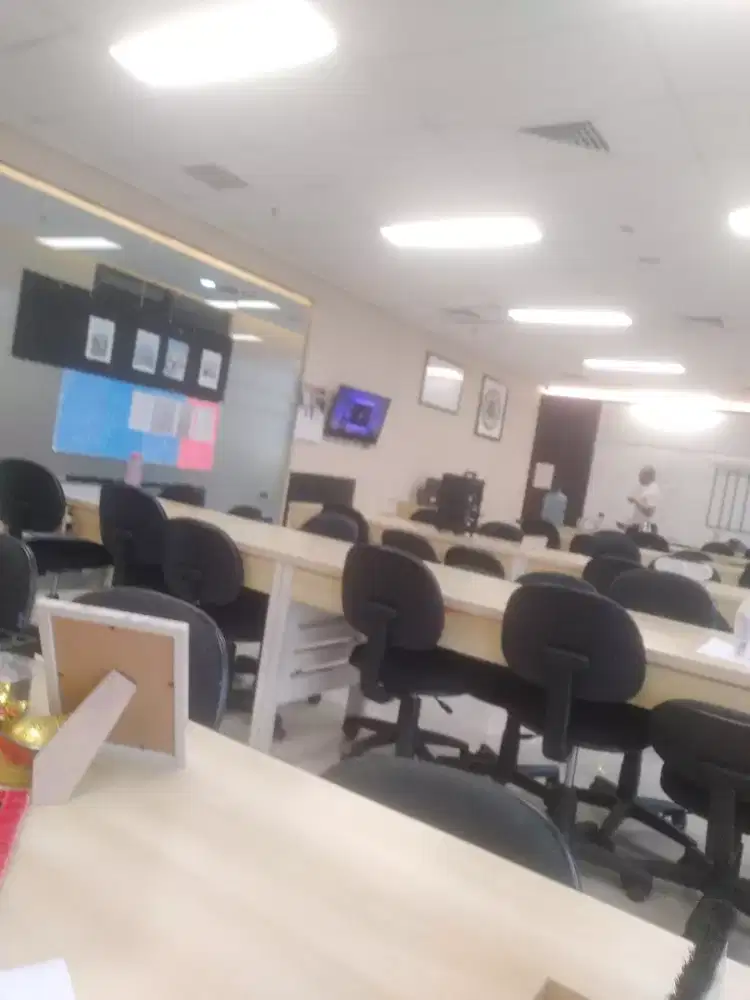 Staff office, entry data dan marketing.