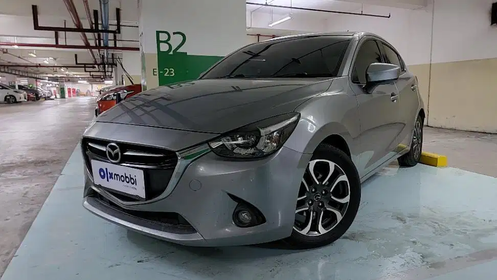 DP Murah Mazda 2  1.5 R Skyactiv Bensin-AT 2015