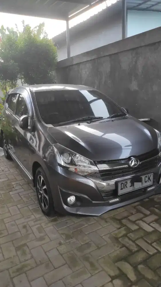 Ayla type R 1.2 MT warna favorit abu² mobil irit hemat perawatan