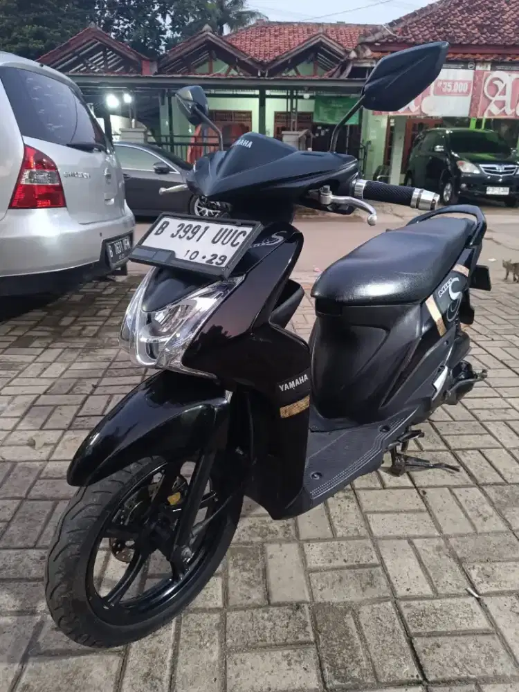 Mio s 2019 hitam
