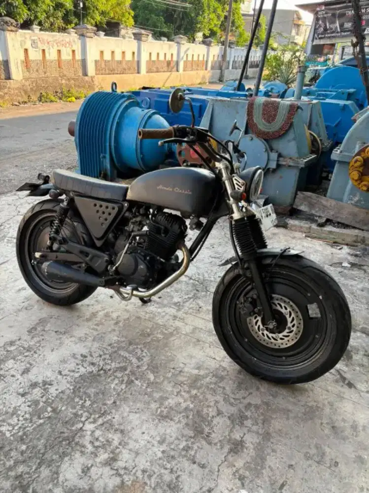 MOTOR CUSTOM JAPSTYLE / CAFERACER HONDA MEGAPRO NEGO SAMPAI DEAL