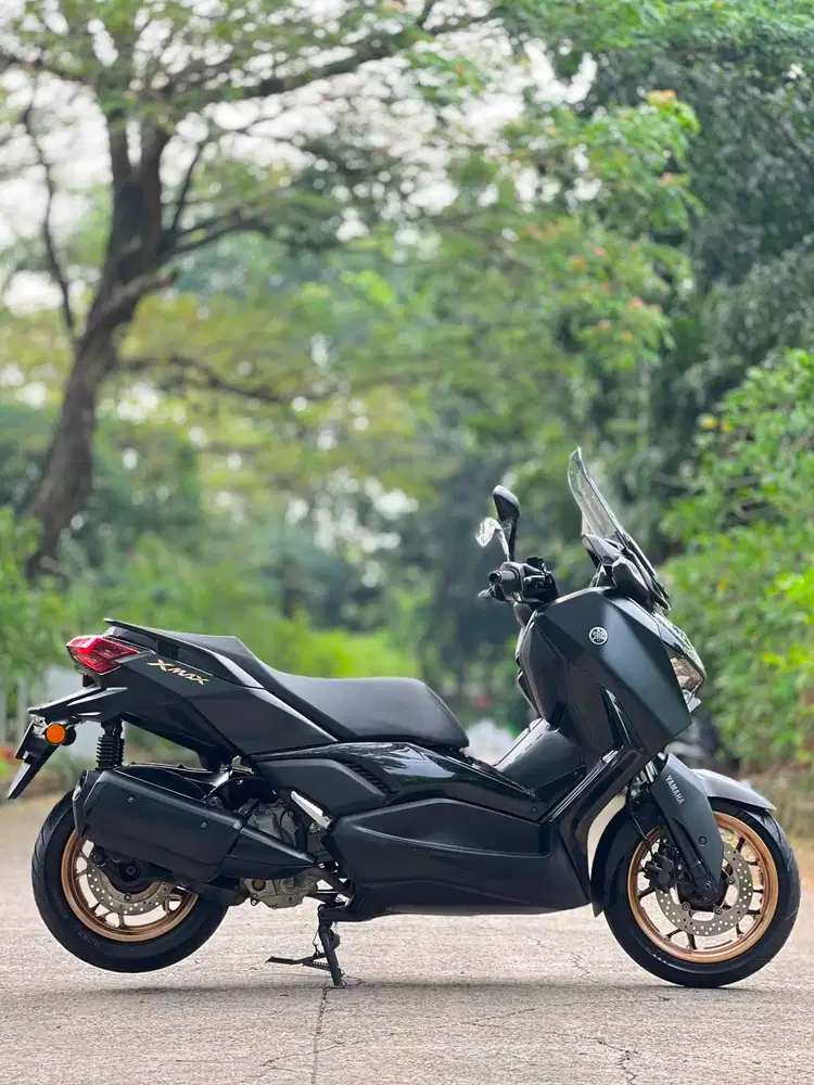 YAMAHA NEW XMAX 250 ABS CONNECTED HITAM 2024 KM LOW PAJAK PAJANG MULUS