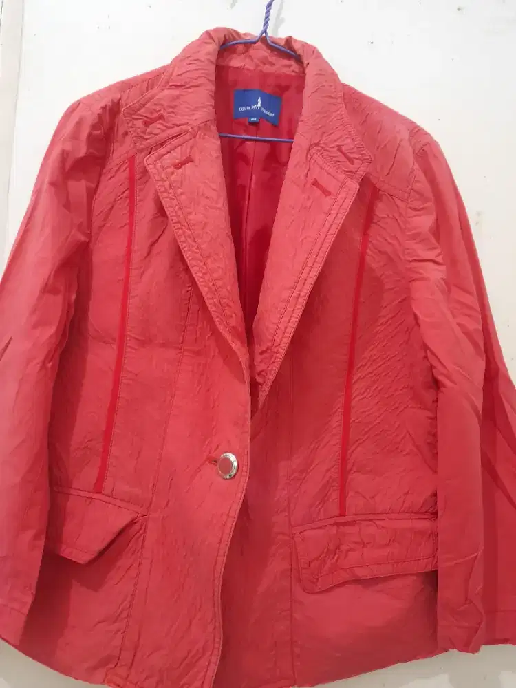 Blazer Merah buat Kerja