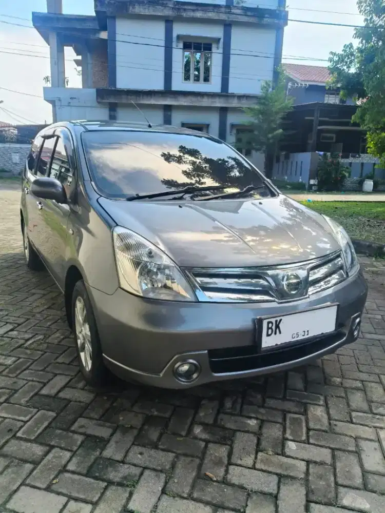 Nissan Grand Livina XV a/t