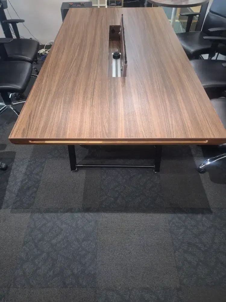 Meja Meeting Kantor Murah